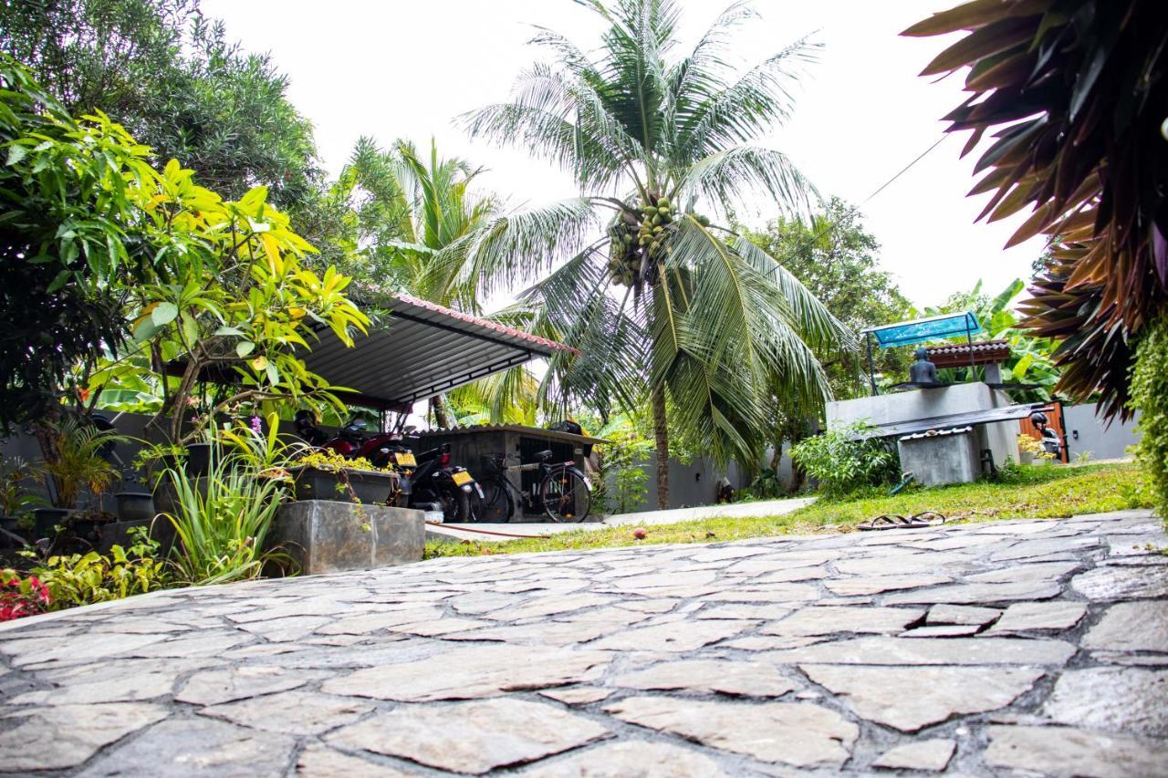 Sri Villa Rest Hikkaduwa Dış mekan fotoğraf